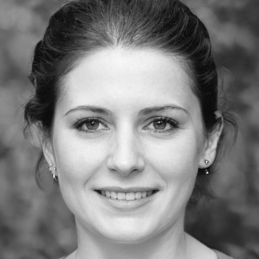 Porträt von Marlene Kästner, Leiterin der Finanzanalyse-Programme